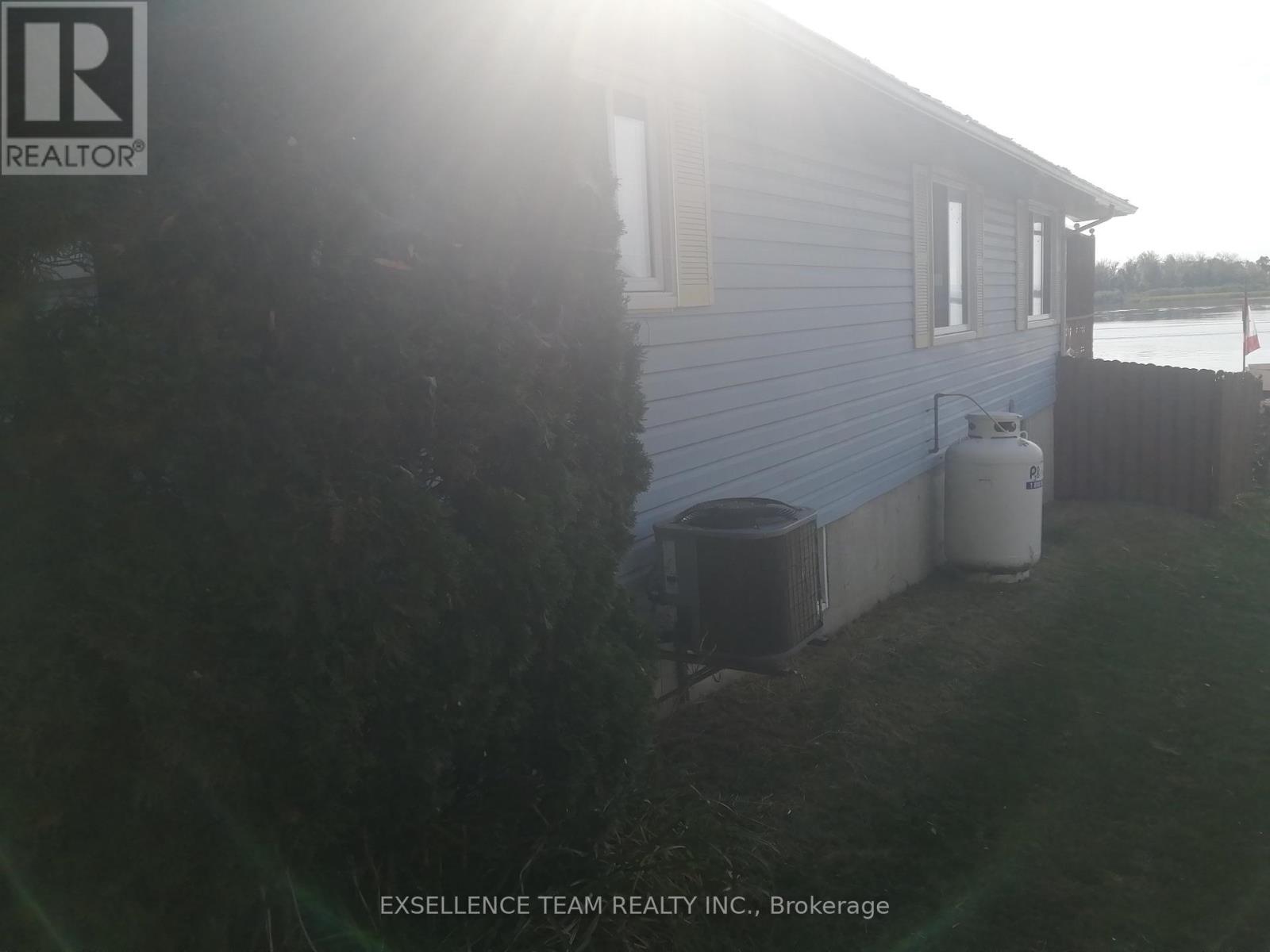 6803 St. Louis Point Road S