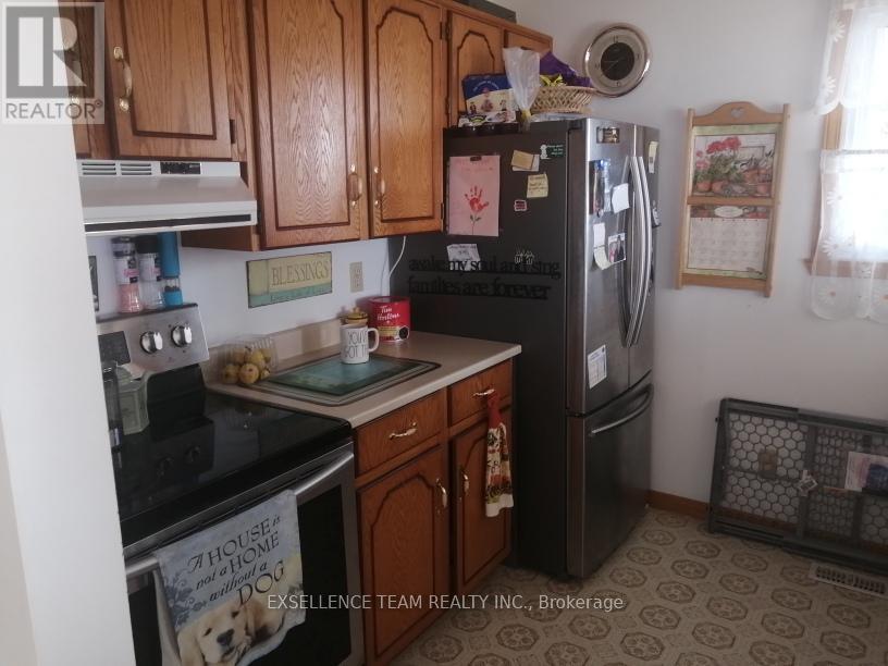 6803 St. Louis Point Road S