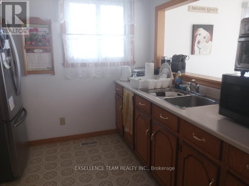 6803 St. Louis Point Road S