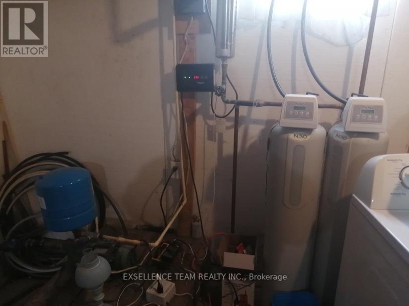 6803 St. Louis Point Road S