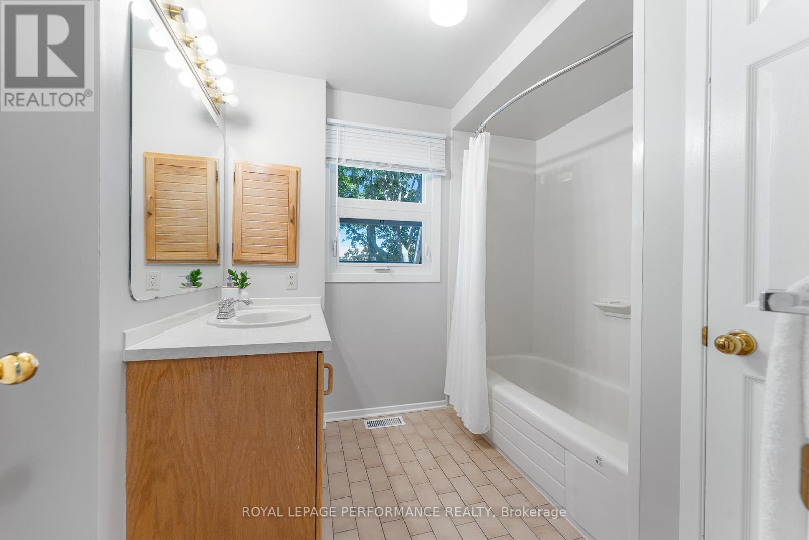 1848 Thistleleaf Crescent
