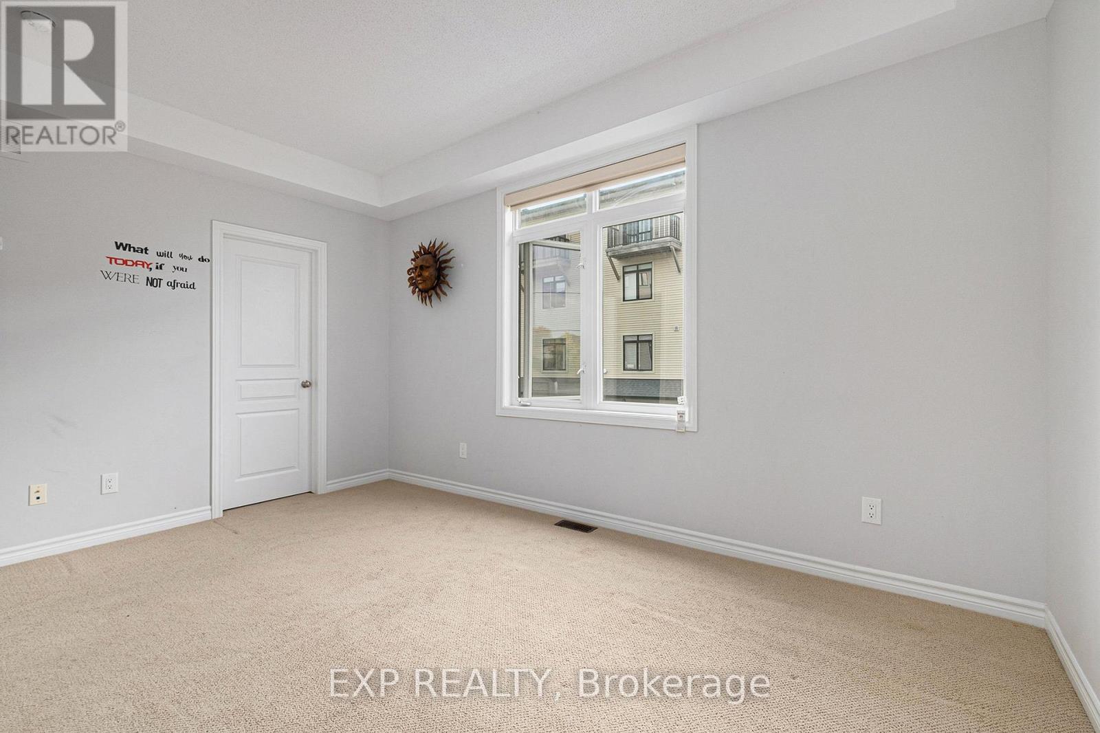 274 Pembina Private