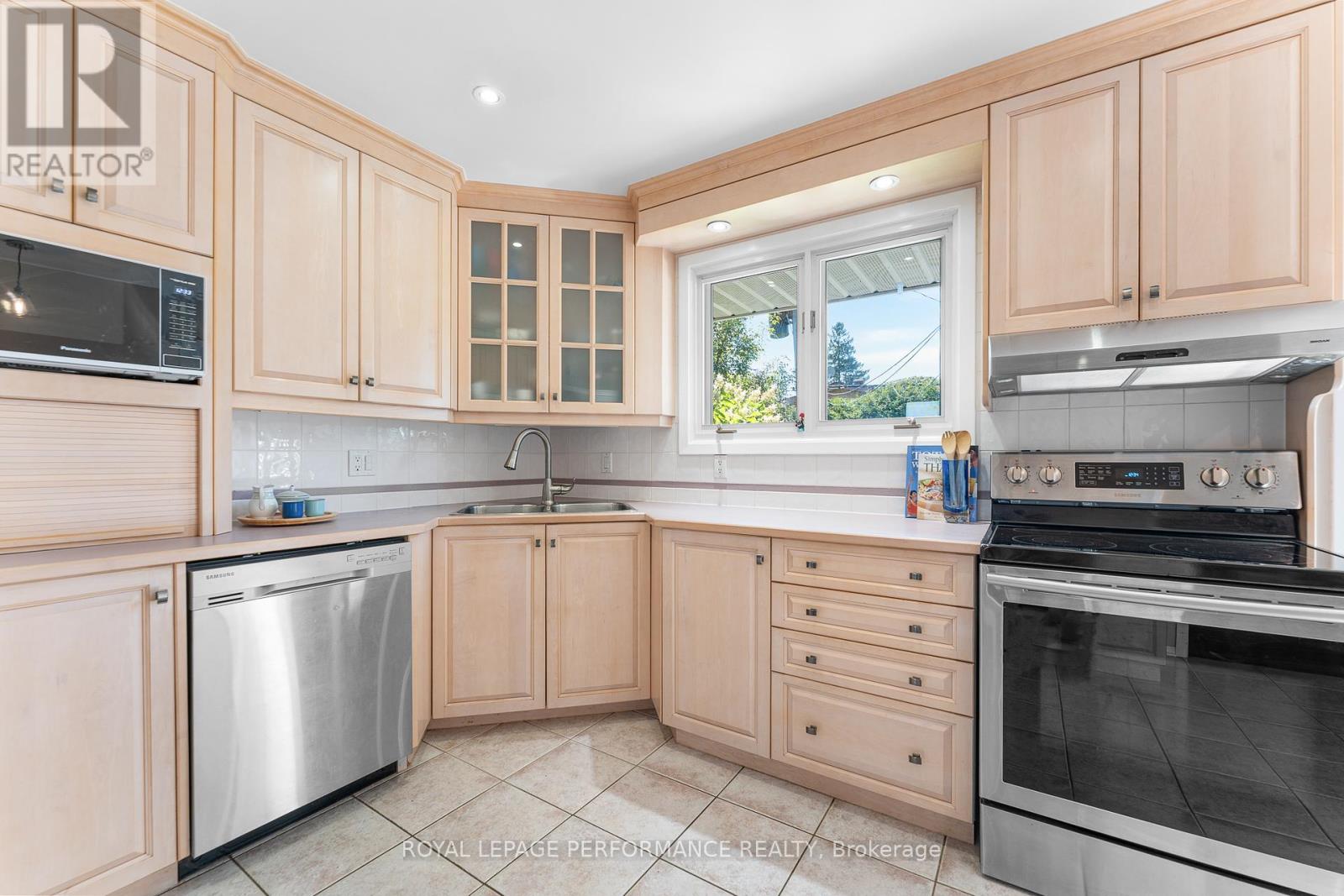 1044 Cromwell Drive