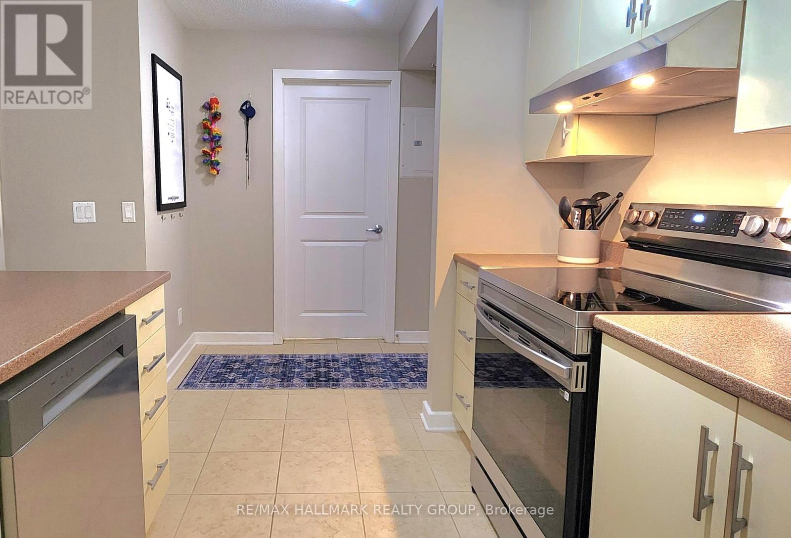 209 - 138 Somerset Street W