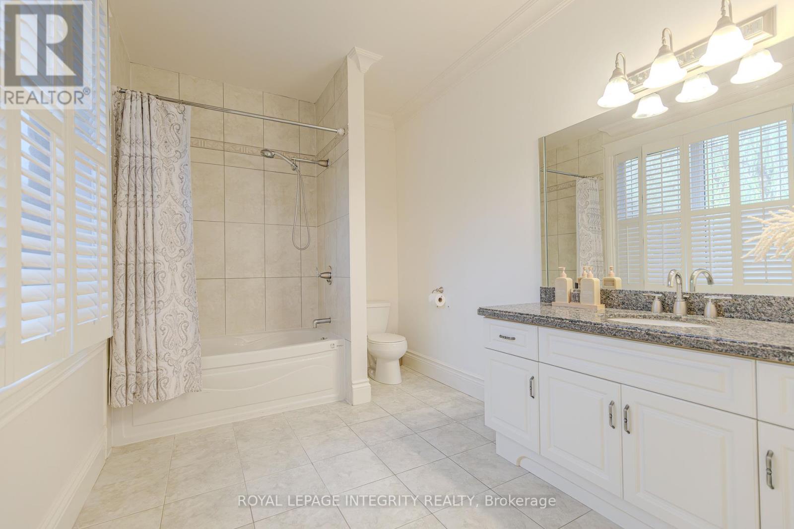 5884 Earlscourt Crescent