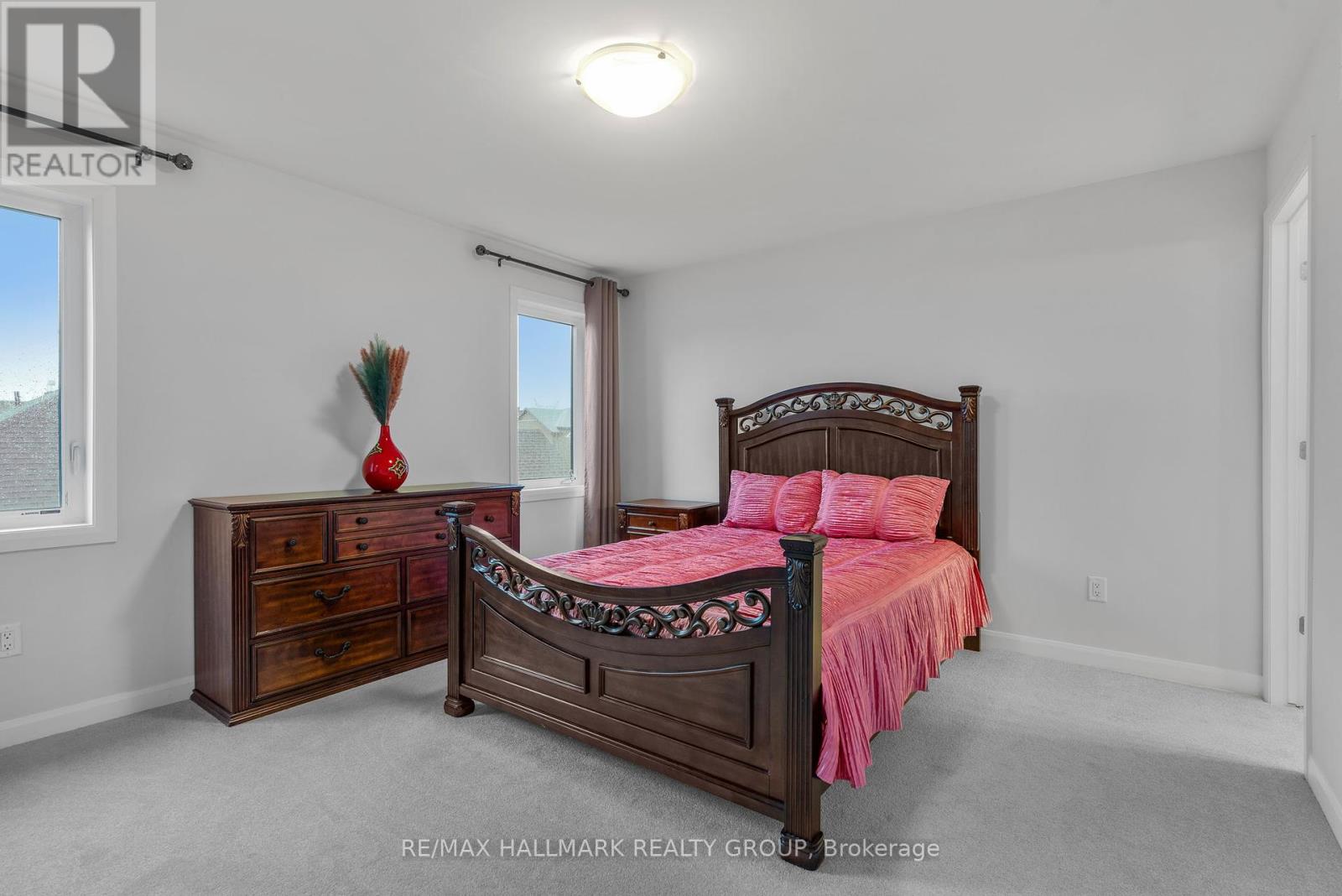 5017 Abbott Street E