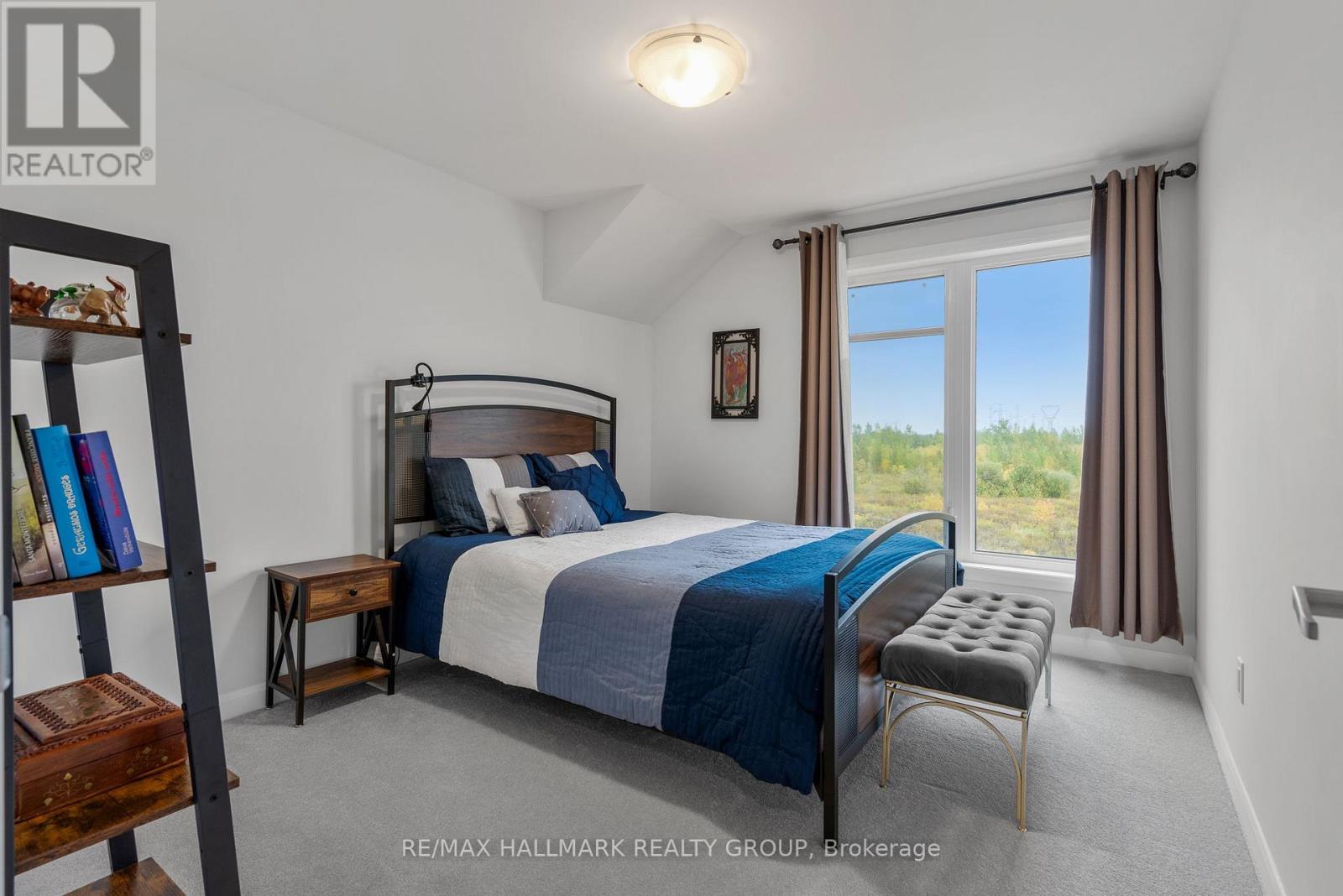 5017 Abbott Street E