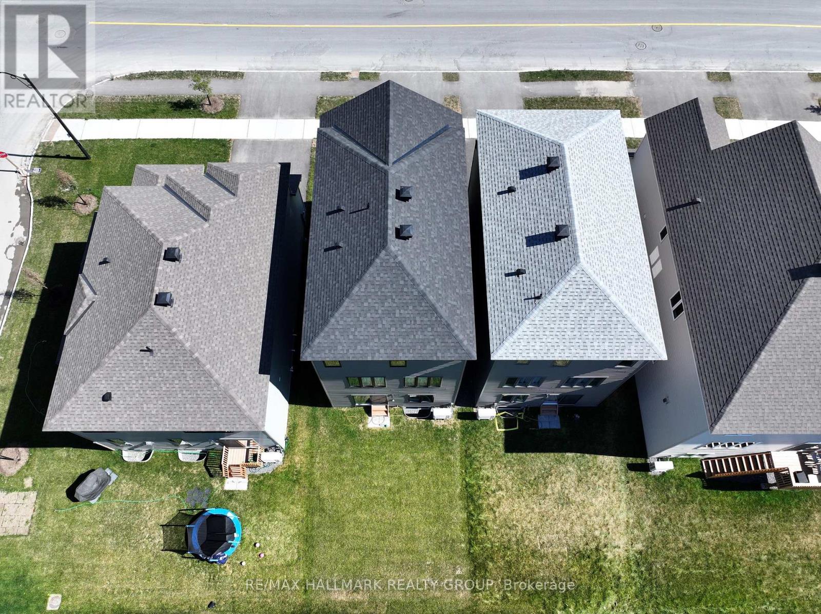 5017 Abbott Street E