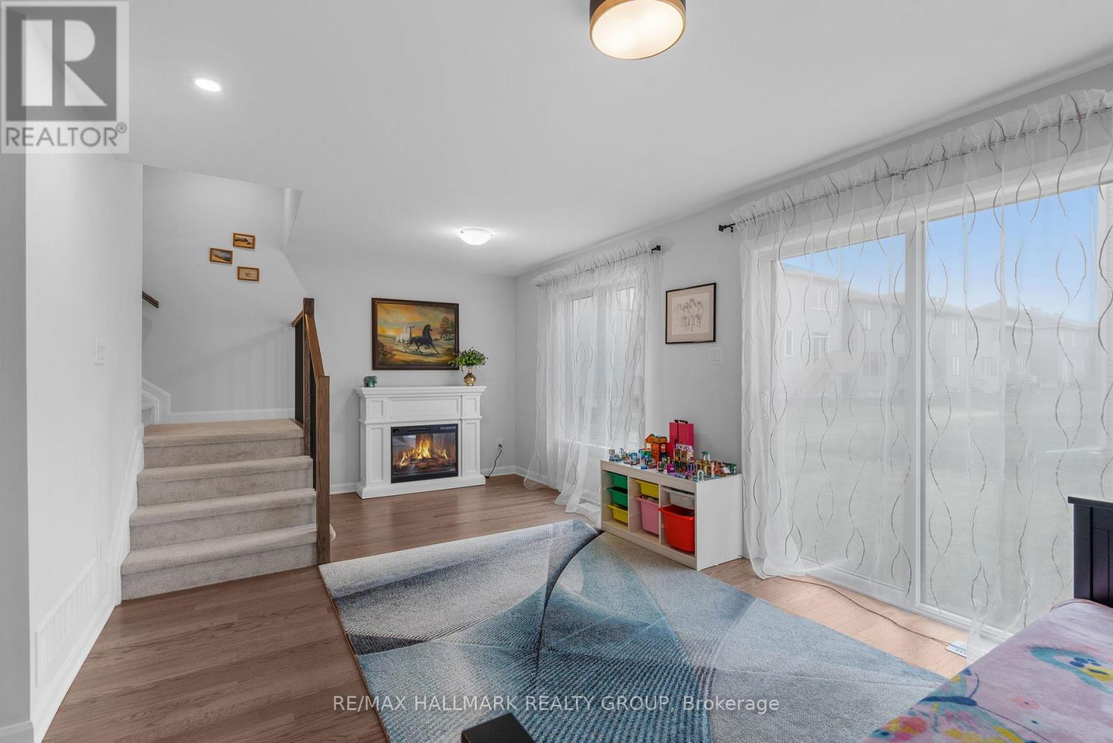 5017 Abbott Street E