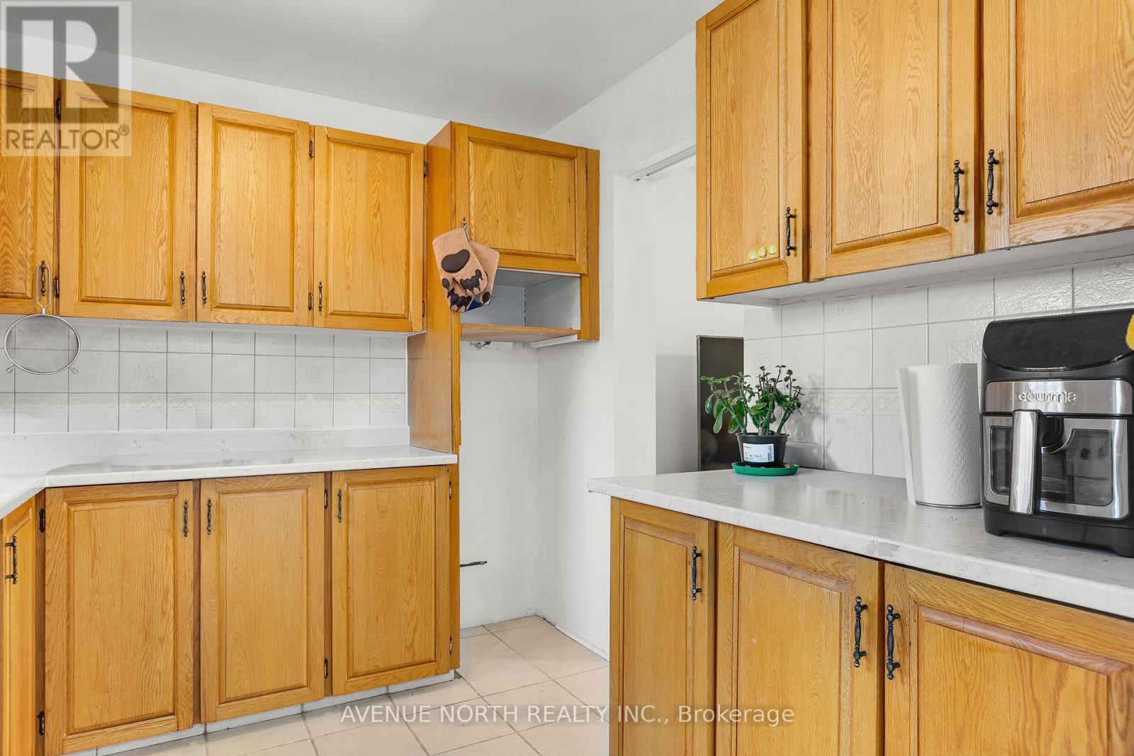 64 - 3260 Southgate Road