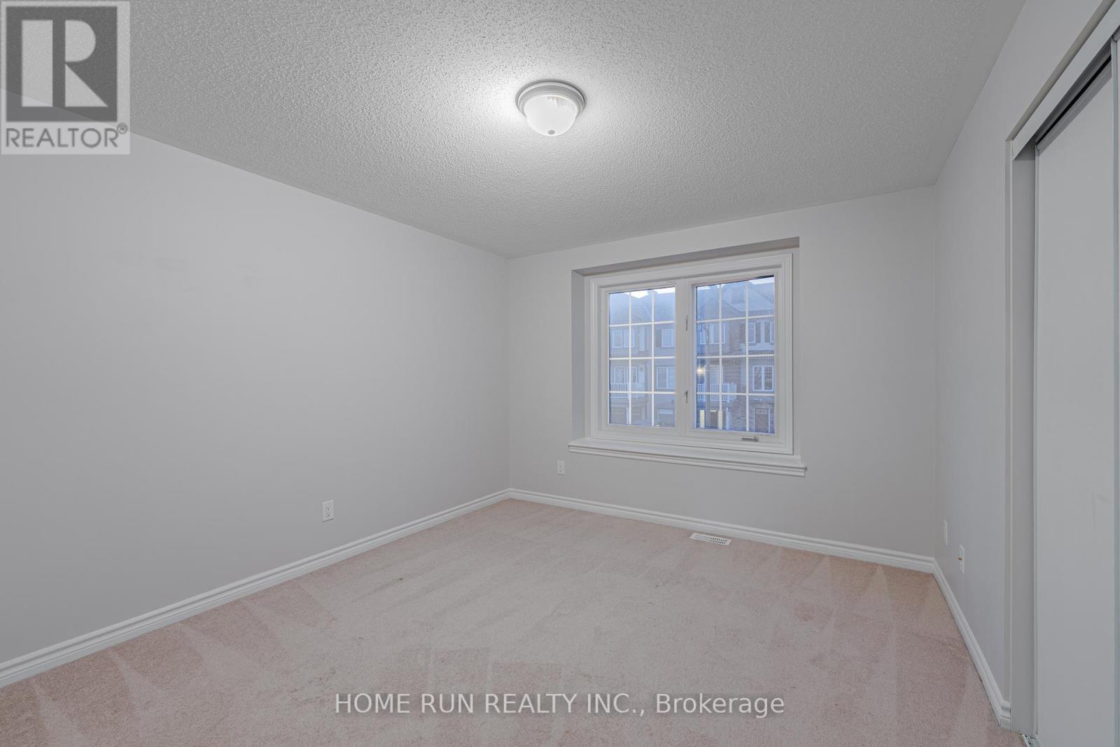 88 Buffalograss Crescent