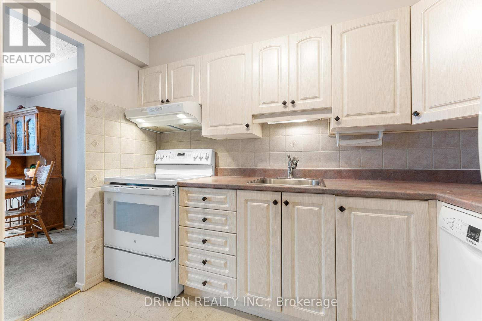 158 A Mcarthur Avenue