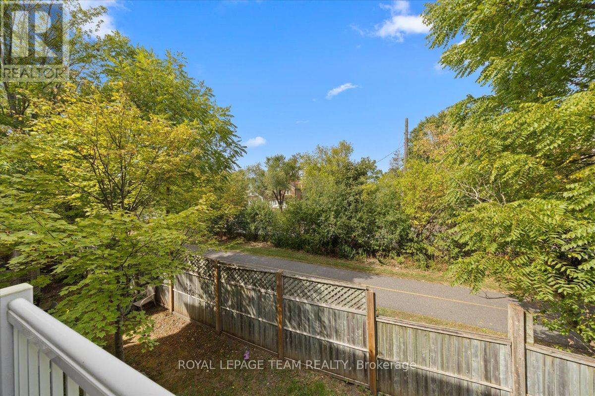 157 Fordham Private