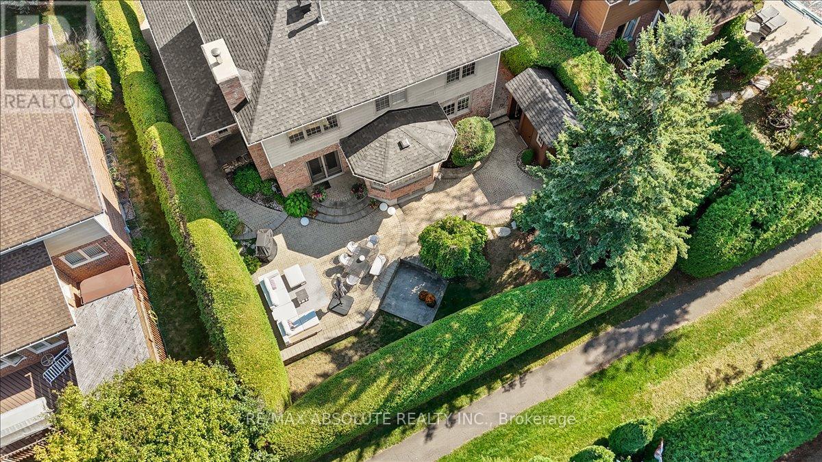 3 Buttonwood Trail
