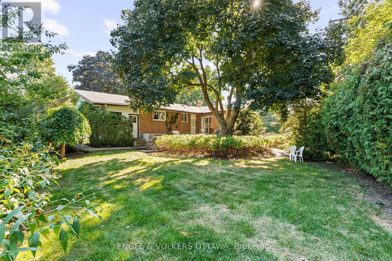 609 Blanchard Crescent