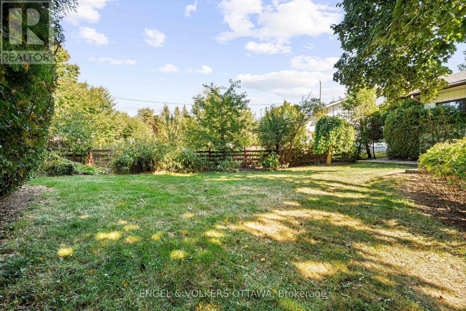 609 Blanchard Crescent