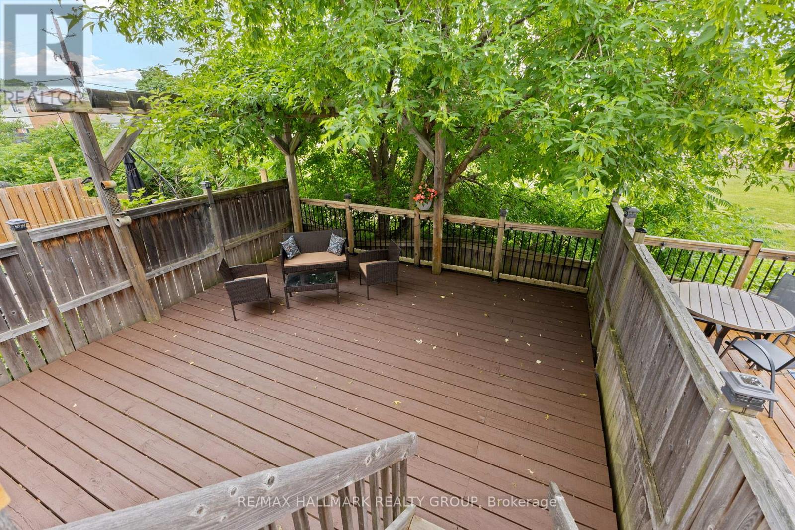 404 Wisteria Crescent