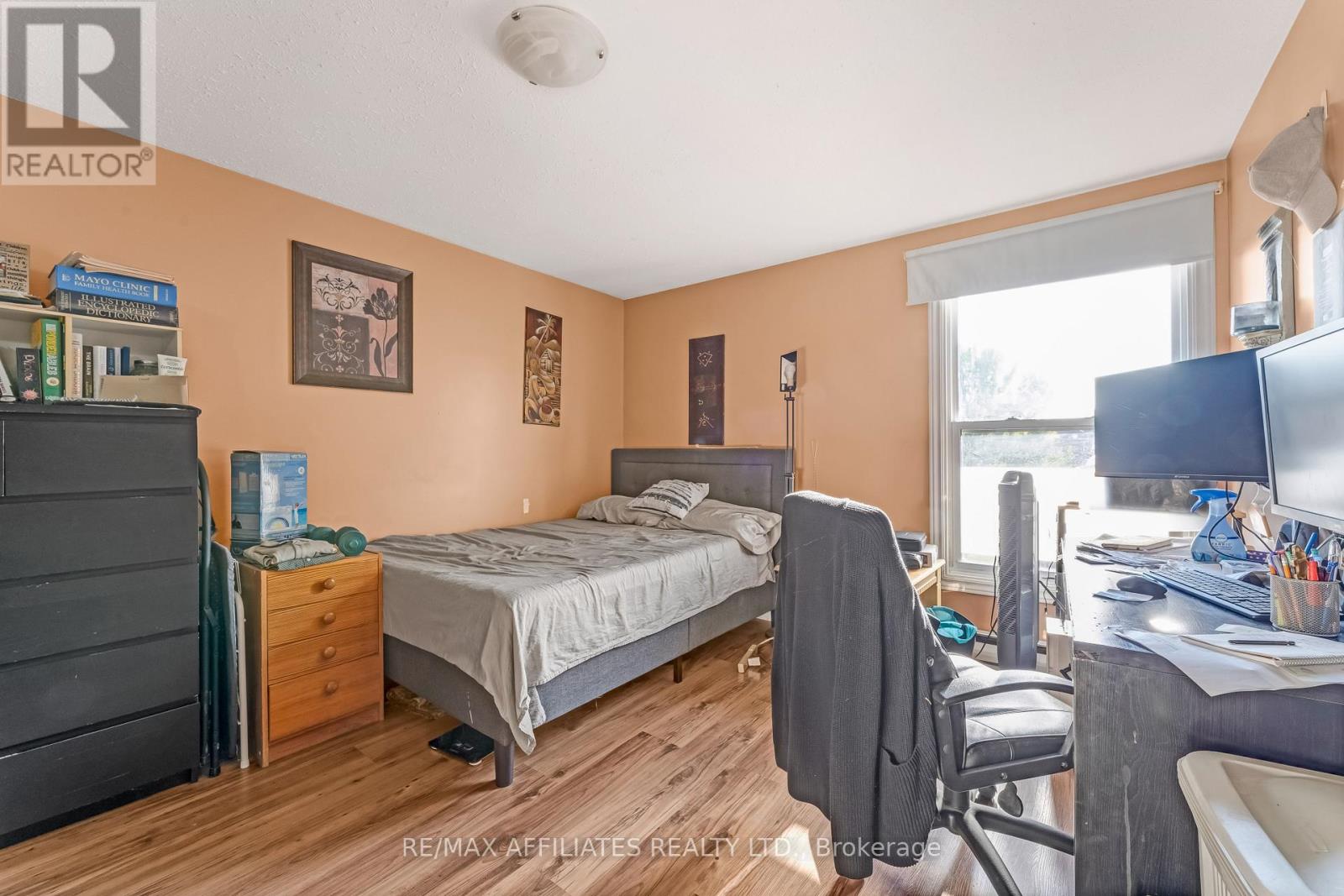 2101 Eric Crescent