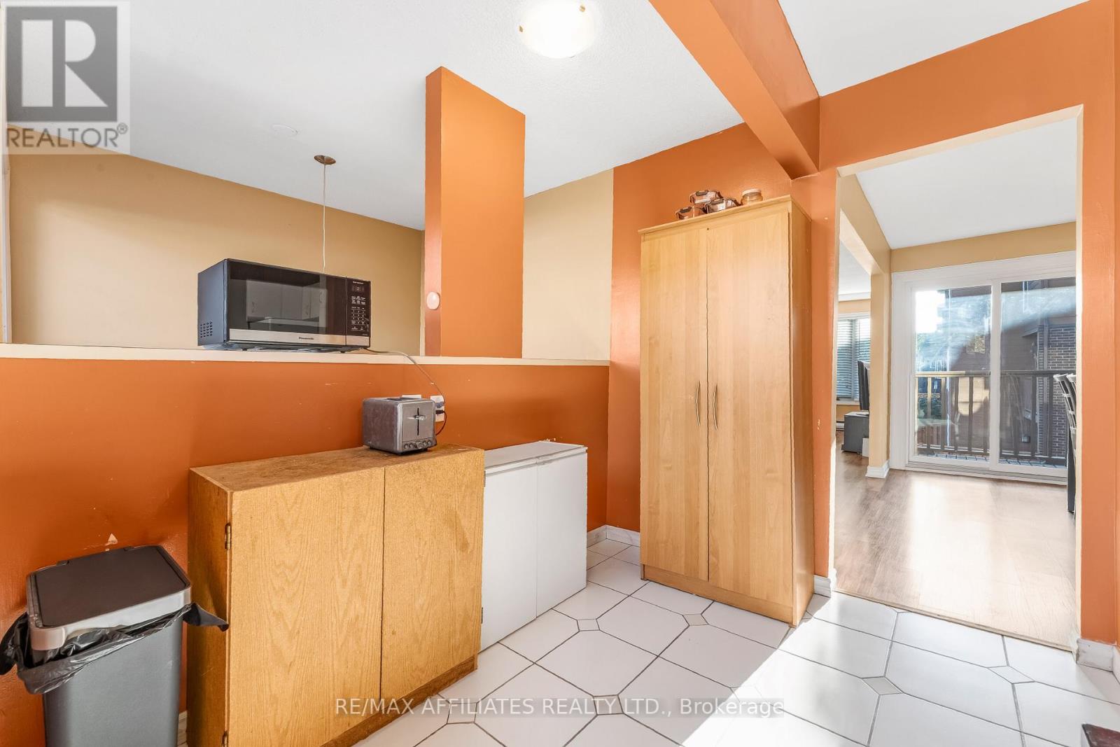 2101 Eric Crescent