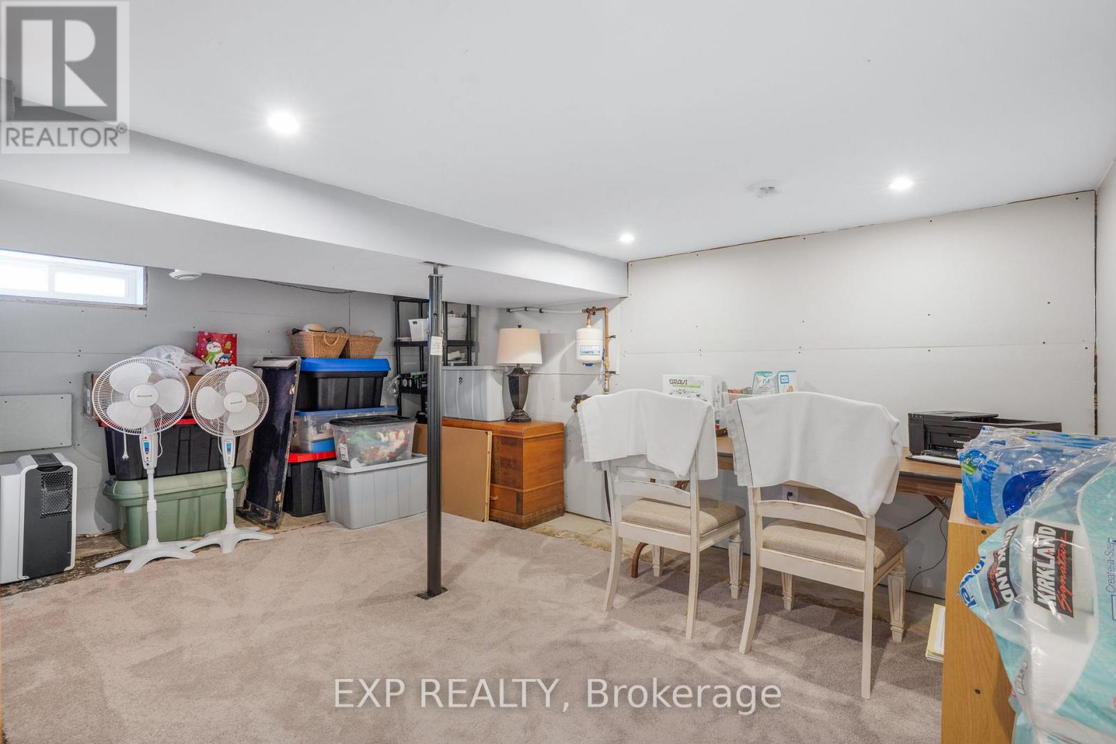 26 Alexander Street W