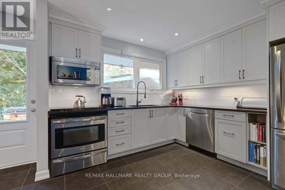 599 Duff Crescent