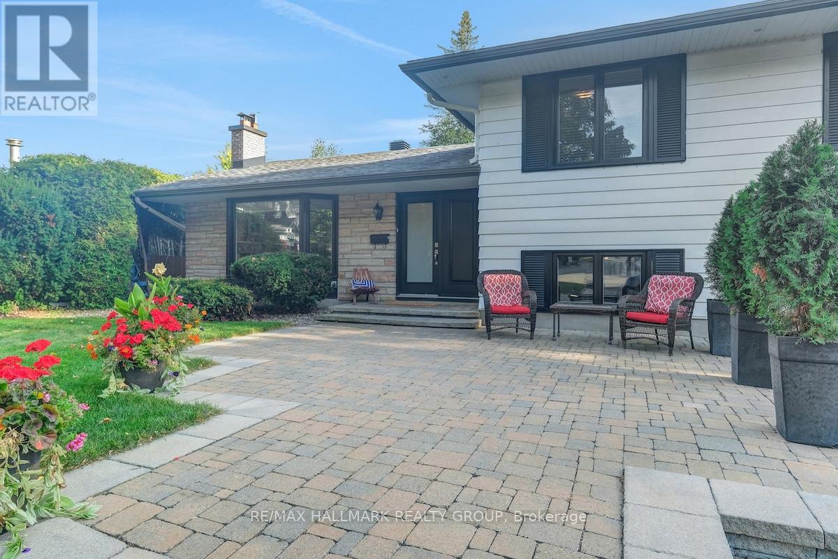 599 Duff Crescent