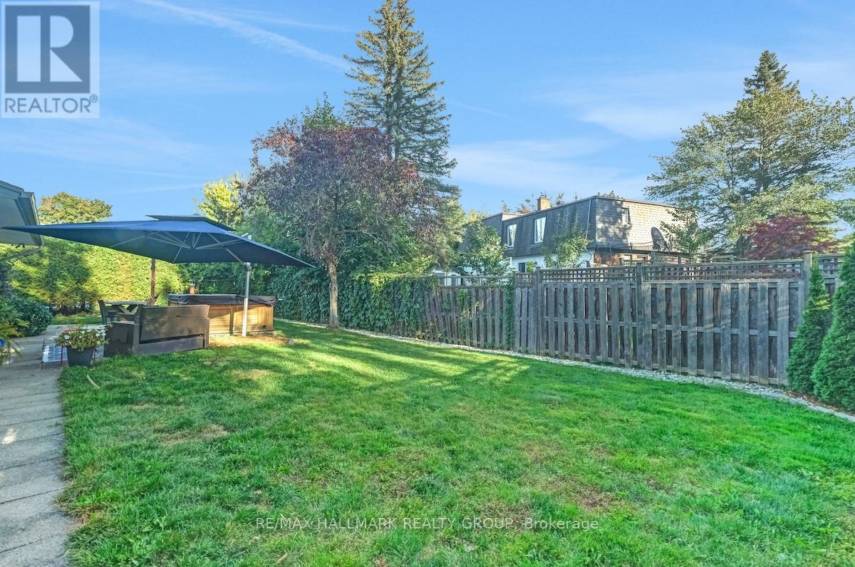 599 Duff Crescent
