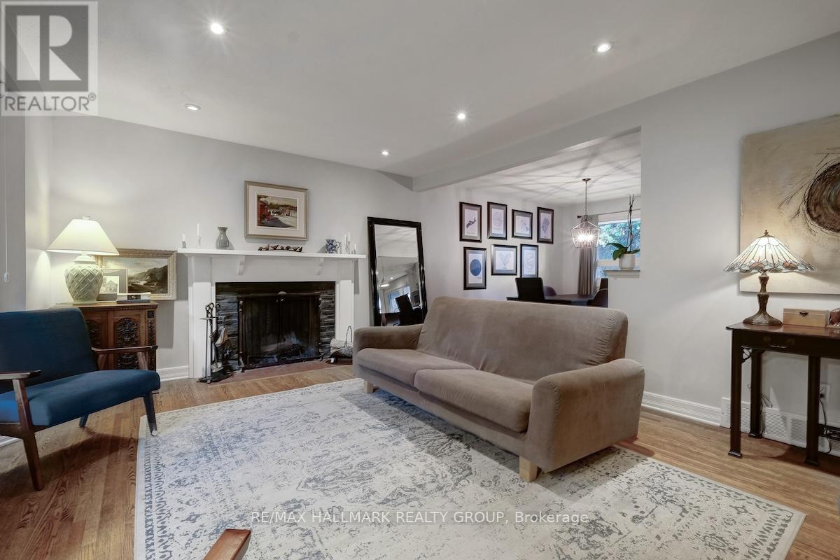 599 Duff Crescent
