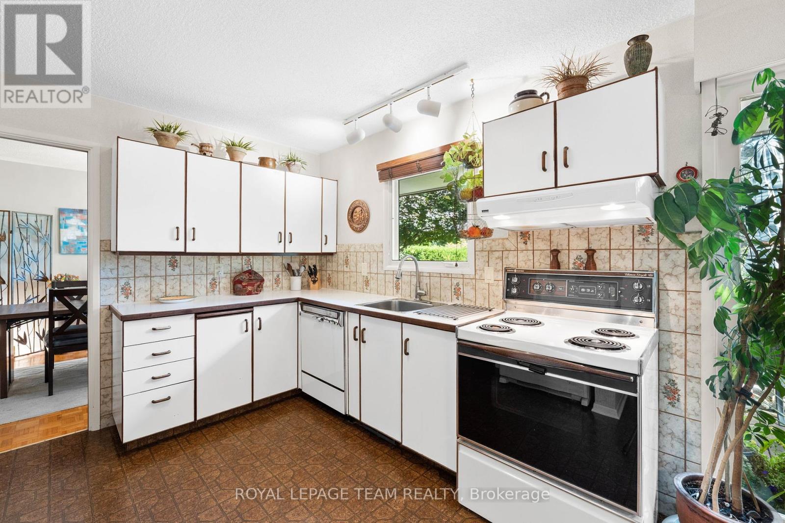 22 Pellan Crescent