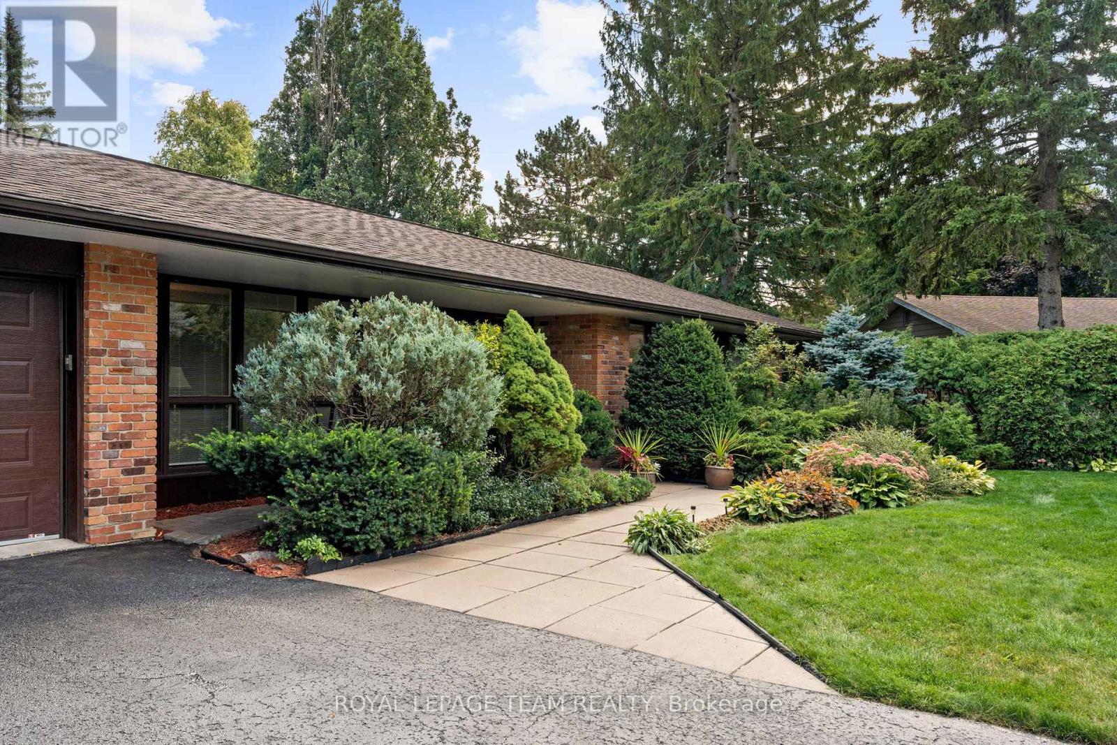 22 Pellan Crescent