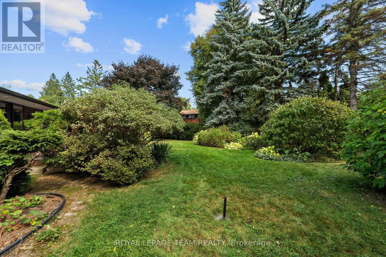 22 Pellan Crescent