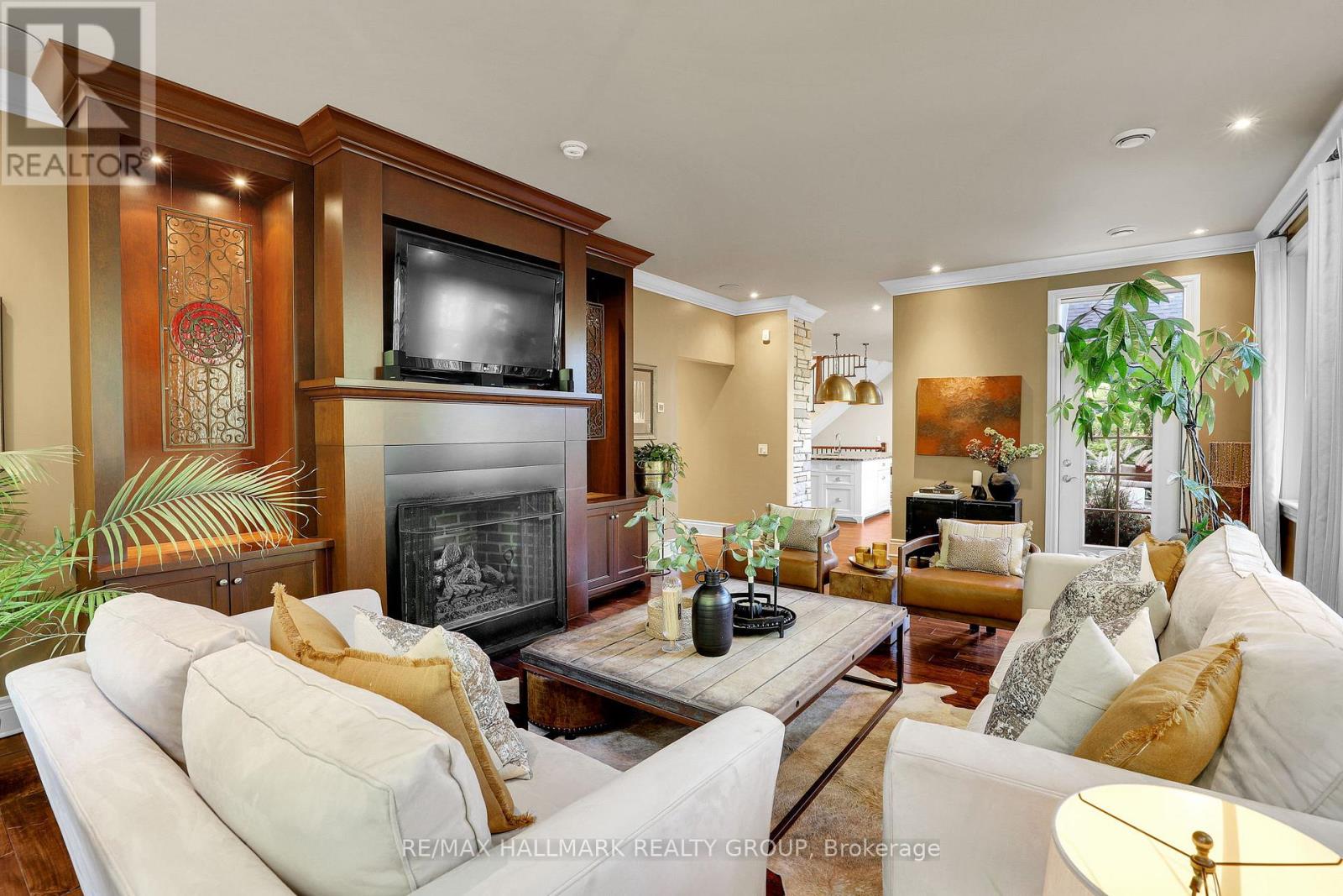 45 Crescent Heights