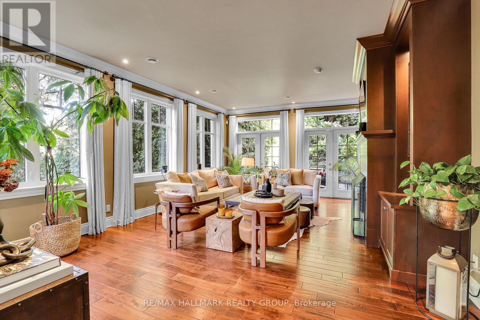 45 Crescent Heights