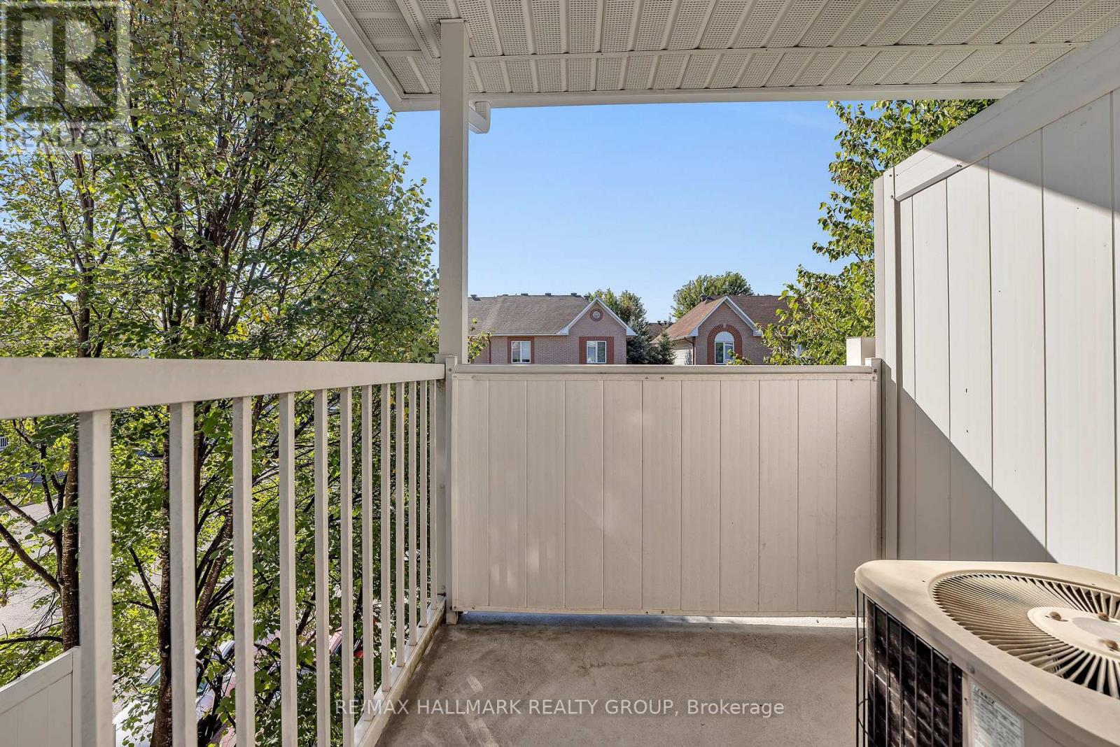 62 Lakepointe Drive