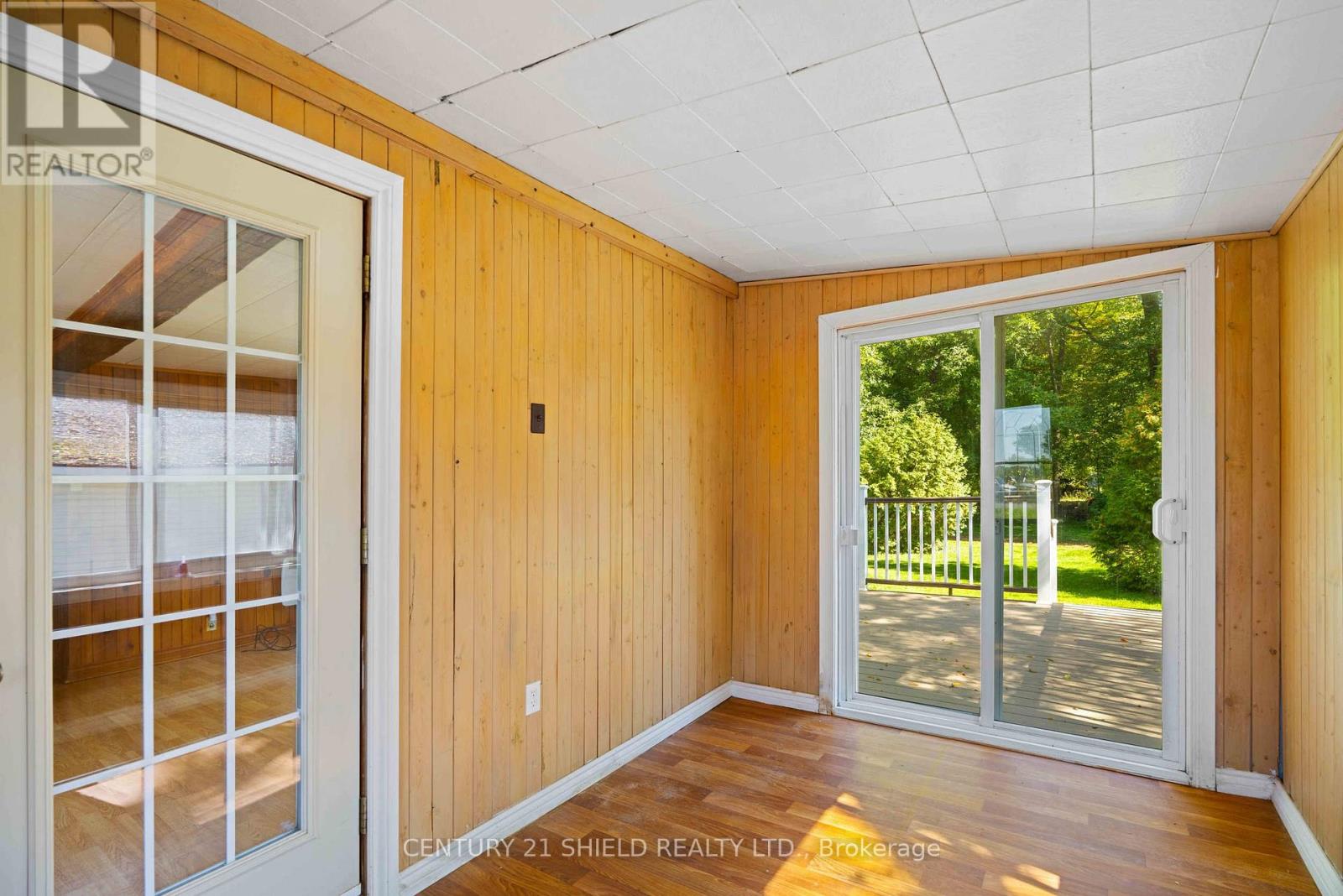 6261 - 911 - 6259 67th Avenue