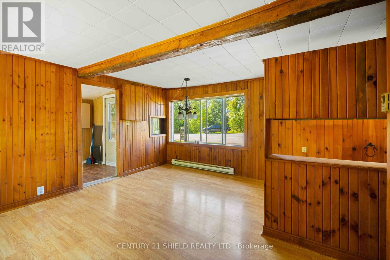 6261 - 911 - 6259 67th Avenue