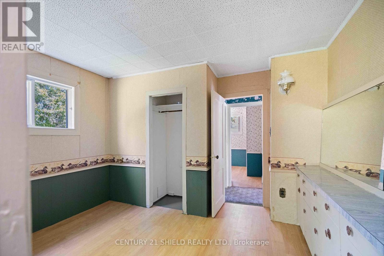 6261 - 911 - 6259 67th Avenue