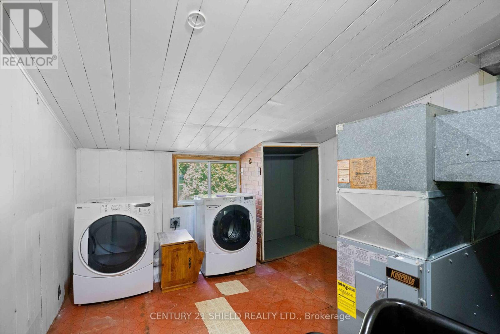 6261 - 911 - 6259 67th Avenue