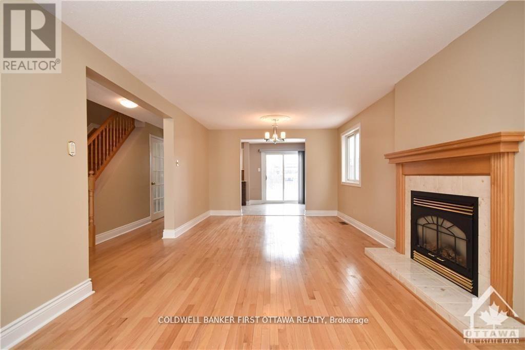1883 Des Prairies Avenue