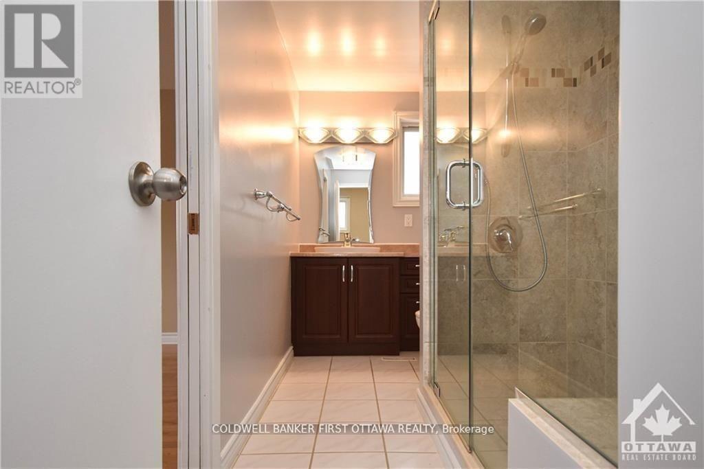 1883 Des Prairies Avenue