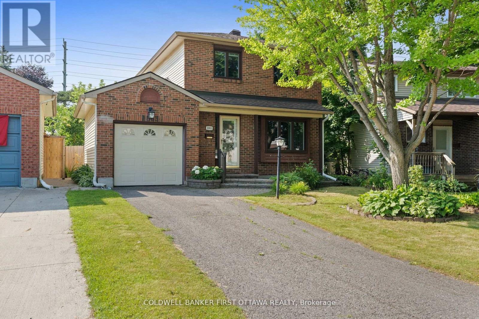 1883 Des Prairies Avenue