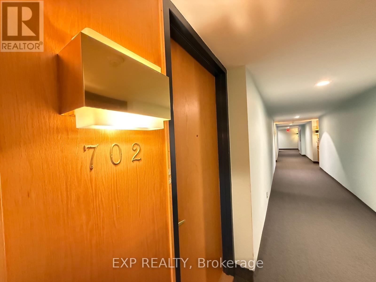 702 - 960 Teron Road