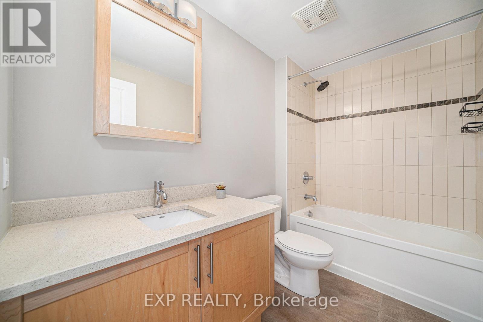 2509 - 242 Rideau Street