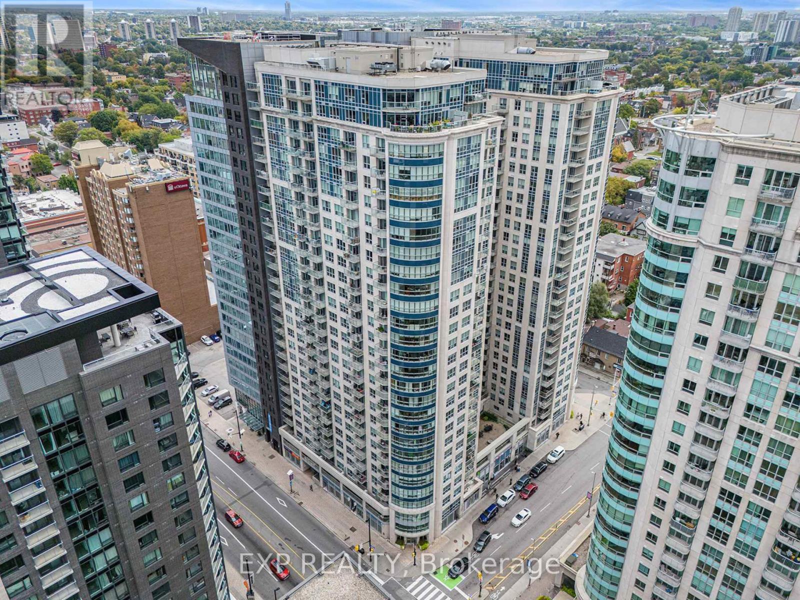 2509 - 242 Rideau Street
