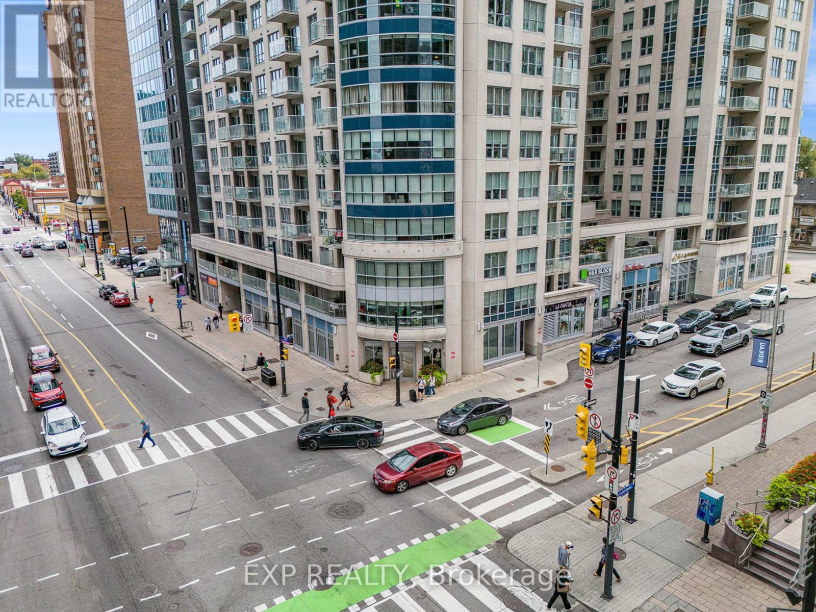 2509 - 242 Rideau Street