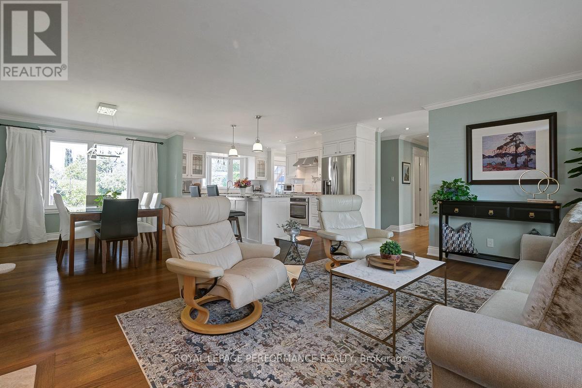 3 Parkland Crescent