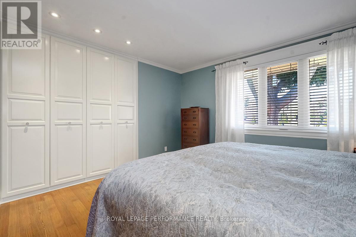 3 Parkland Crescent