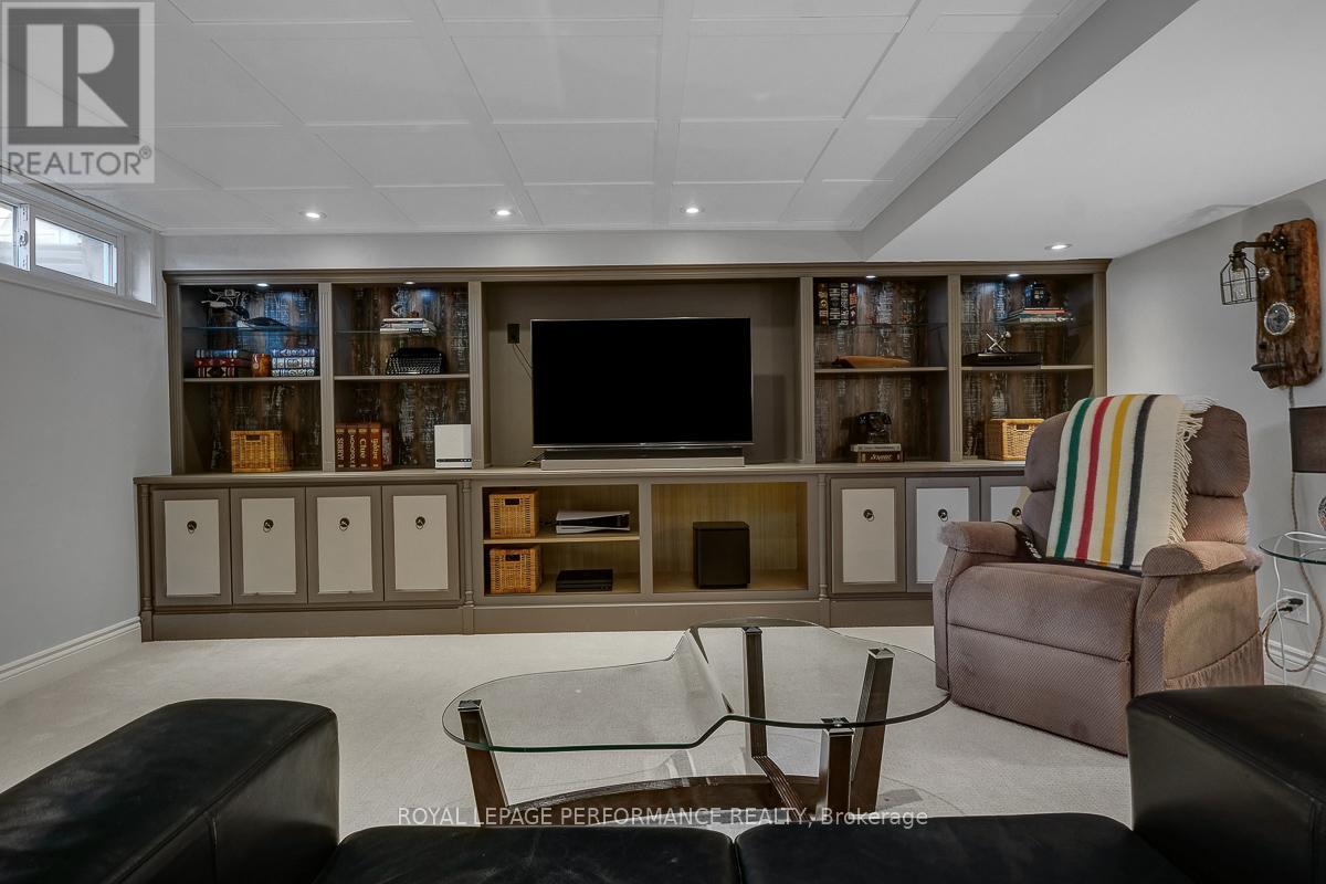 3 Parkland Crescent