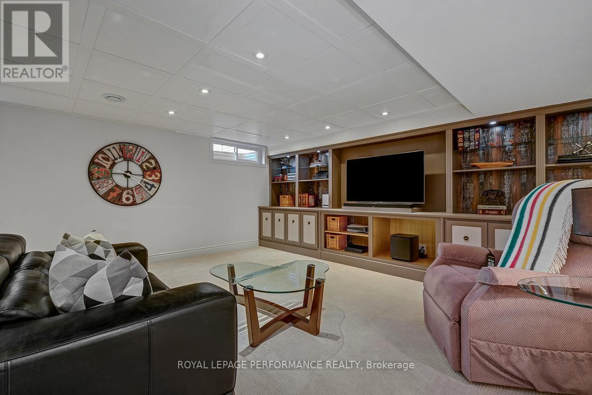3 Parkland Crescent