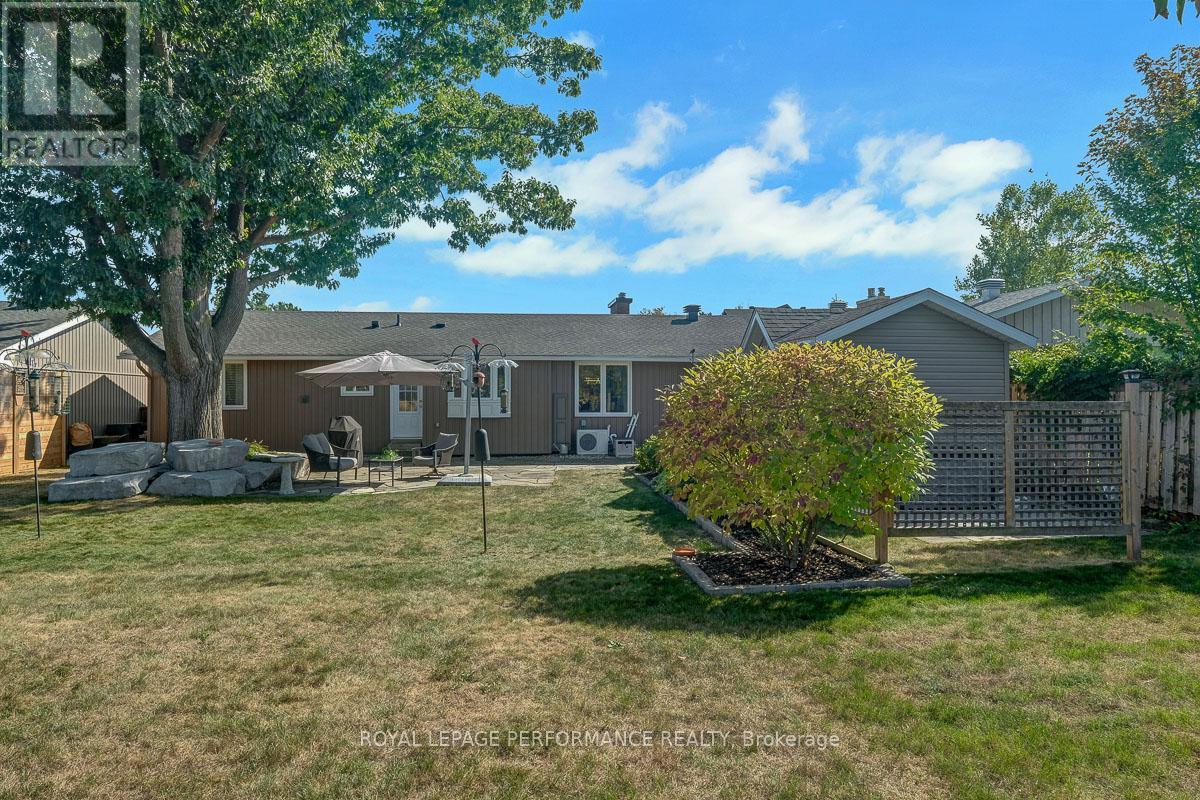 3 Parkland Crescent